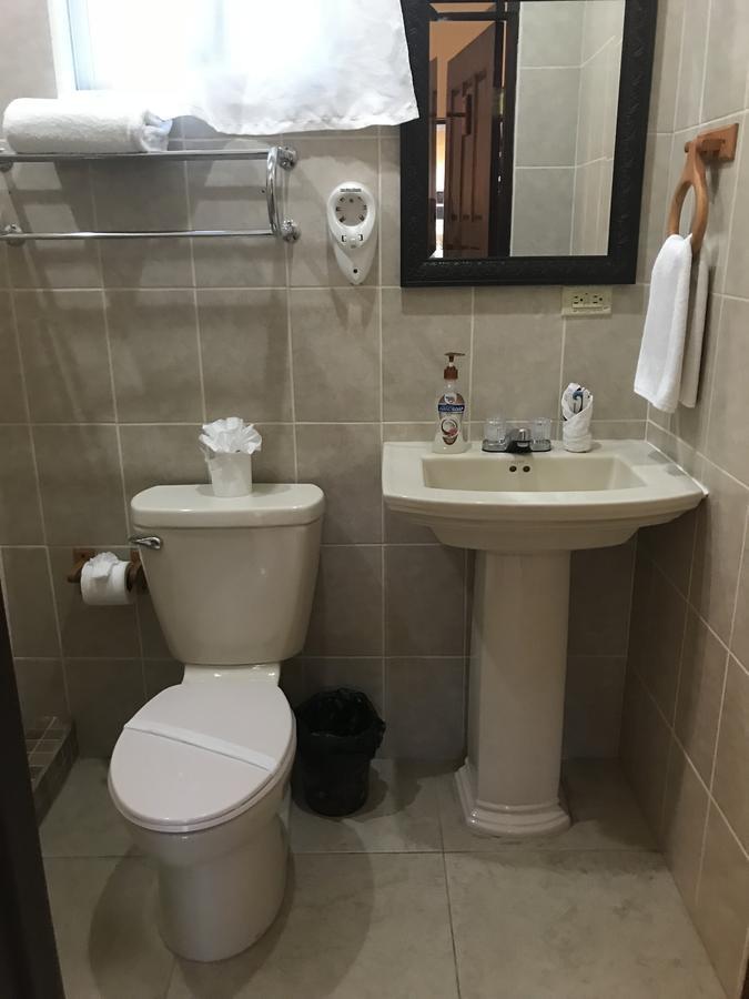 Bella Sombra Guest House Downtown Belize City Extérieur photo