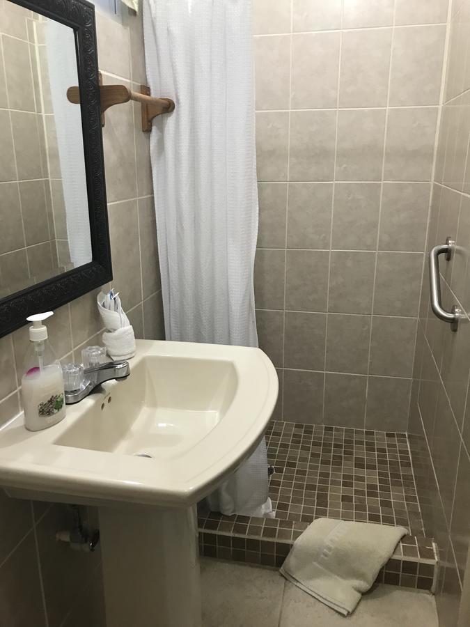 Bella Sombra Guest House Downtown Belize City Extérieur photo