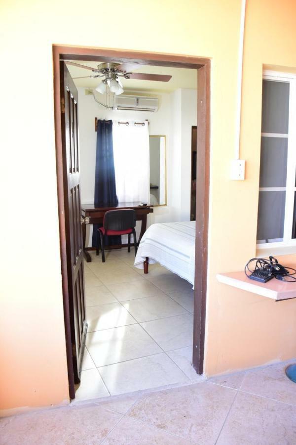 Bella Sombra Guest House Downtown Belize City Extérieur photo